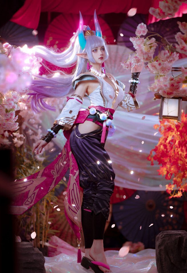 努力的十八魔 - 灵魂莲华辛德拉 [11P-57.1MB]