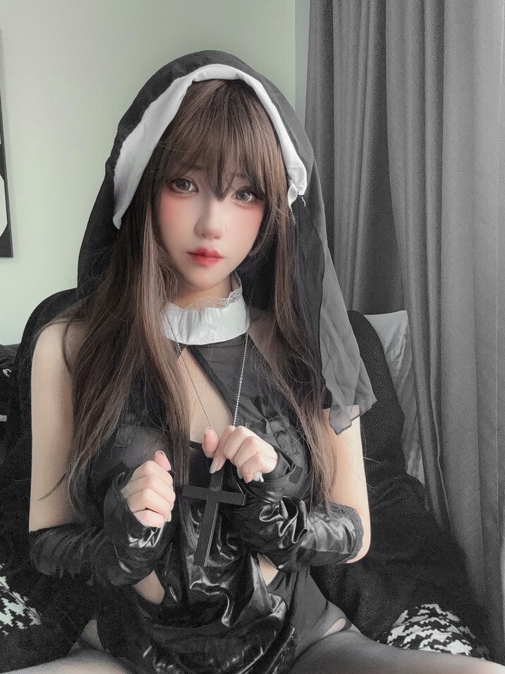 阿薰kaOri – 偷偷做坏事的修女 [89P28V-2.10GB]