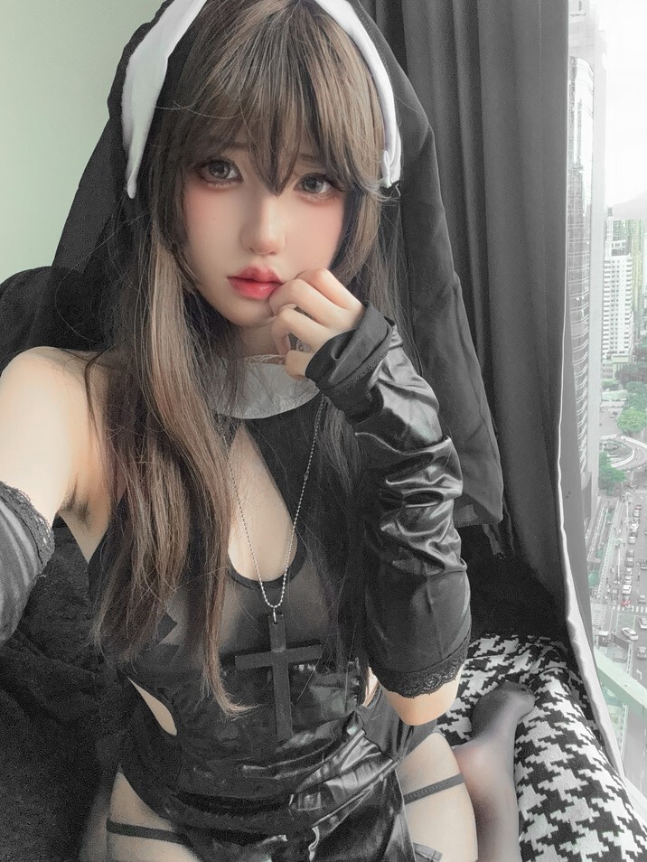 阿薰kaOri - 偷偷做坏事的修女 [89P28V-2.10GB]