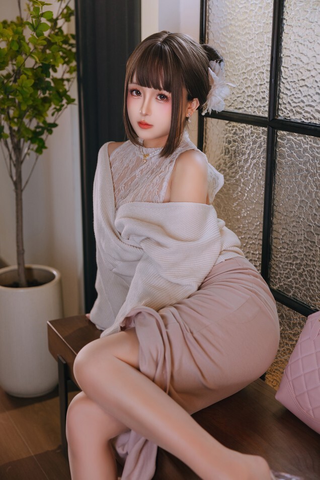 日奈娇 (樱井小莜) - 下属的太太 [209P8V-2.16GB]