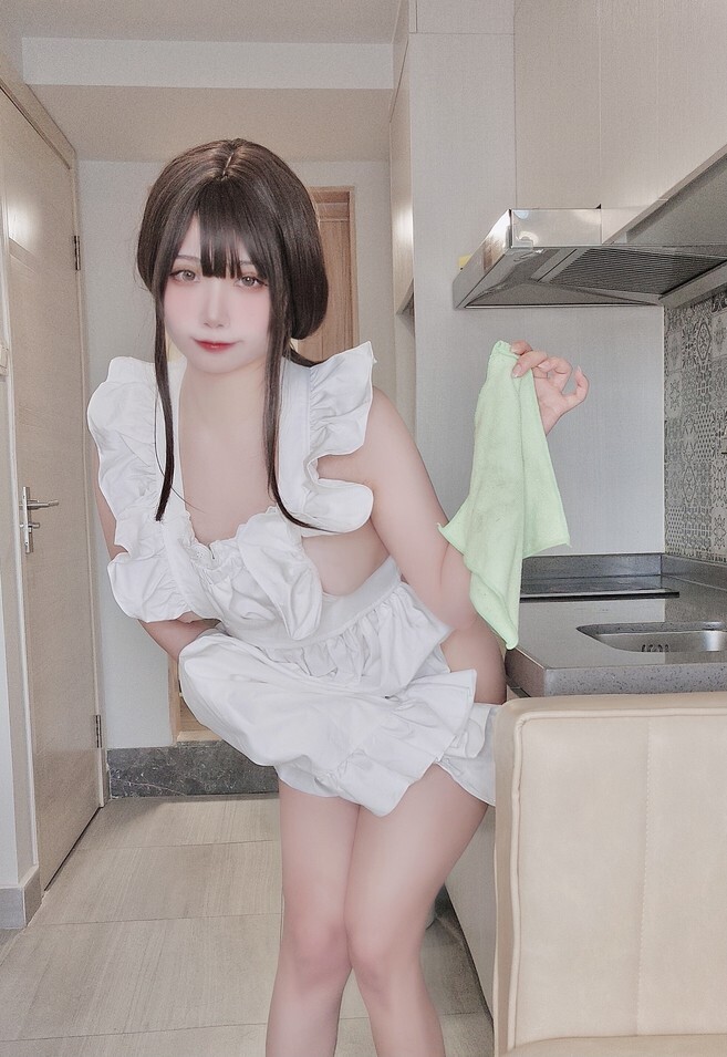 贞子蜜桃 – 围裙自拍 [44P1V-672MB]