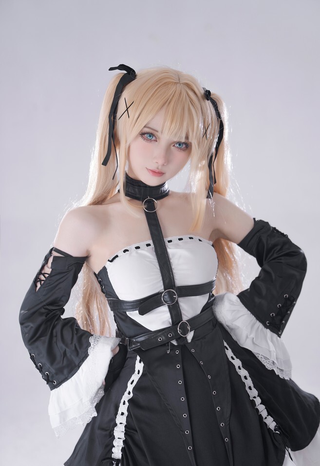 炭烤莉莉黑 - 玛丽萝丝 [15P-125MB]