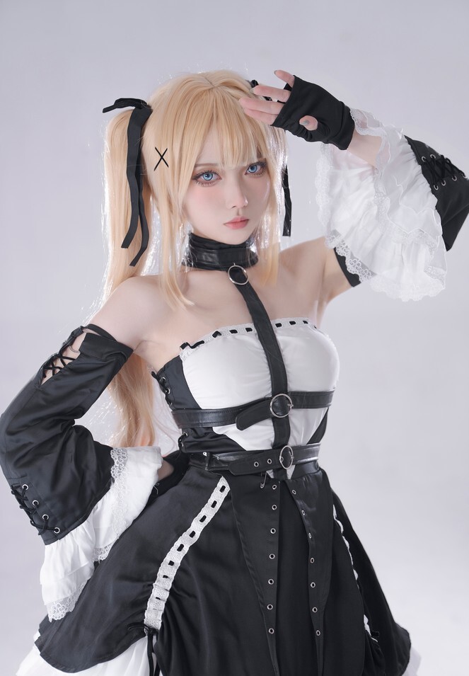 炭烤莉莉黑 – 玛丽萝丝 [15P-125MB]