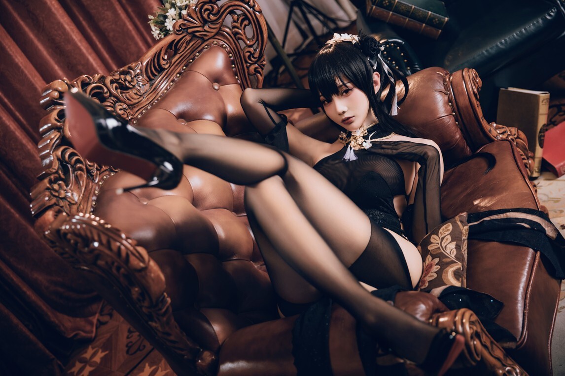 如月灰 – 碧蓝航线 镇海旗袍 [24P-123MB]