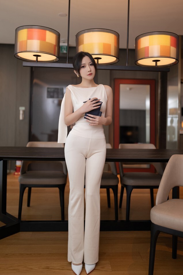 鱼子酱Fish - 职场女人 [122P-1.08GB]