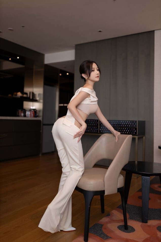 鱼子酱Fish - 职场女人 [122P-1.08GB]