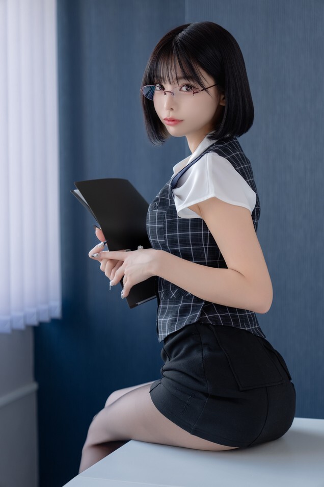 米倉みゆ - 米倉みゆ新刊写真集 DL版【GLOSS】 [101P-277MB]