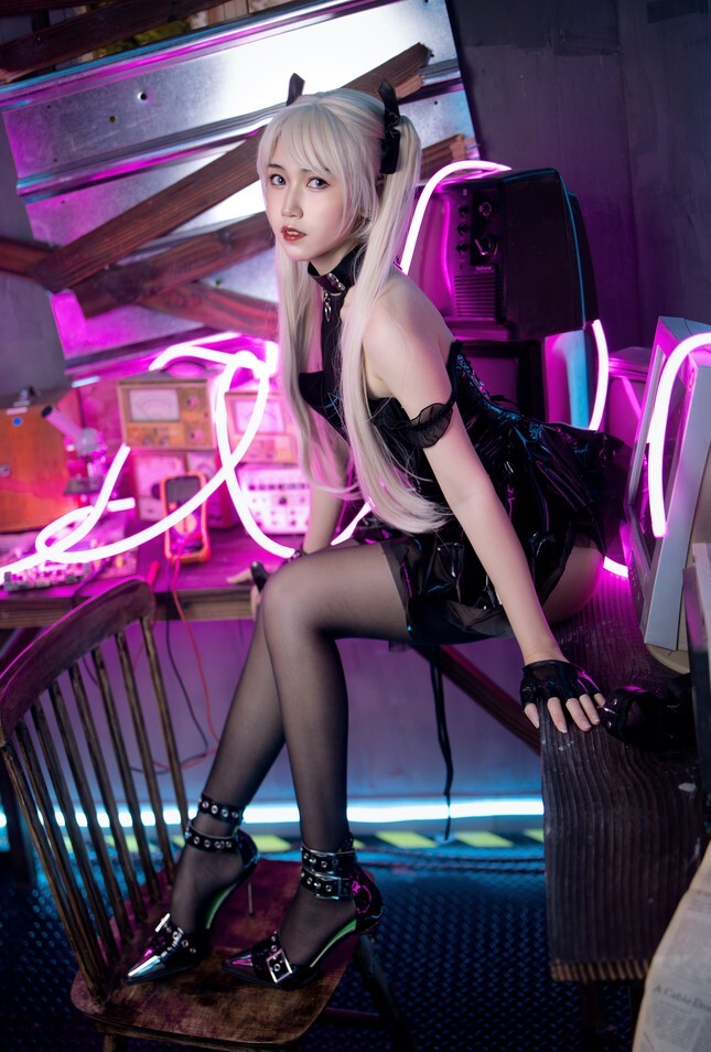 不呆猫 - 小恶魔 [73P1V-1.36GB]