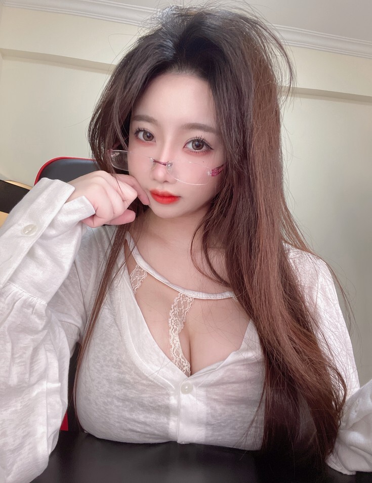 鬼畜瑶在不在w – 瑶瑶日常 [31P2V-439MB]