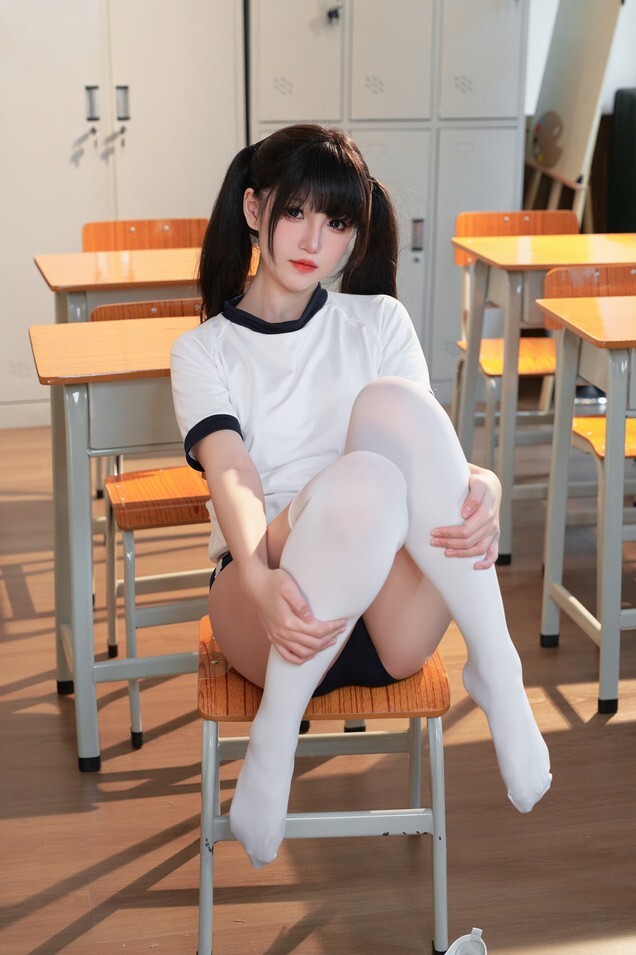 阿薰kaOri - 调教日记 [202P18V-4.74GB]