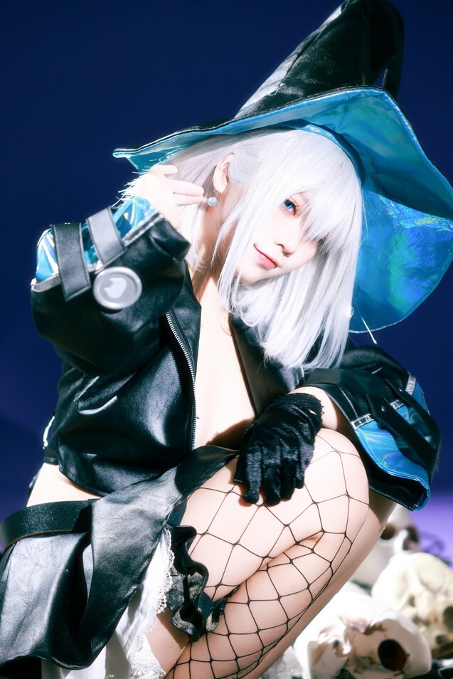 G44不会受伤 -  阿黛尔 万圣 [39P-552MB]