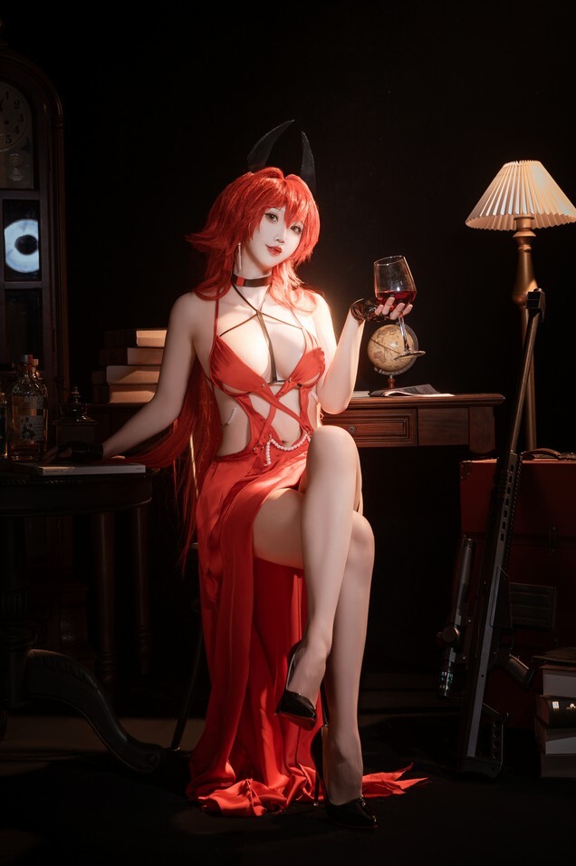 面饼仙儿 - Nikke 小红帽礼服 [24P-245MB]