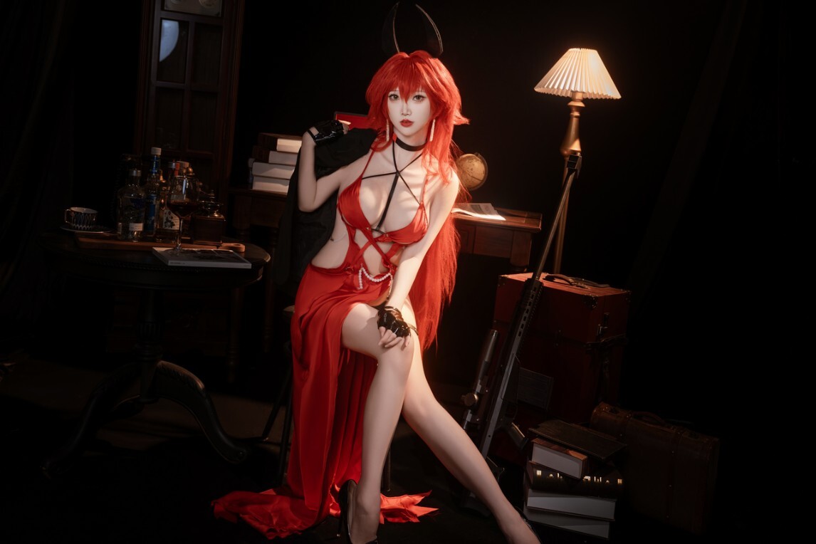 面饼仙儿 - Nikke 小红帽礼服 [24P-245MB]