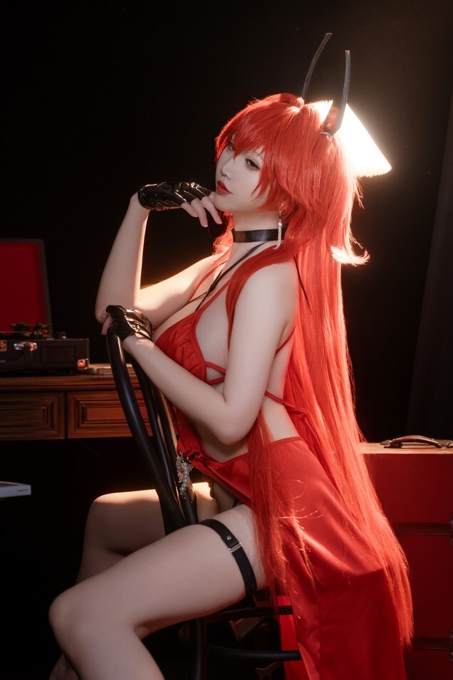 面饼仙儿 - Nikke 小红帽礼服 [24P-245MB]