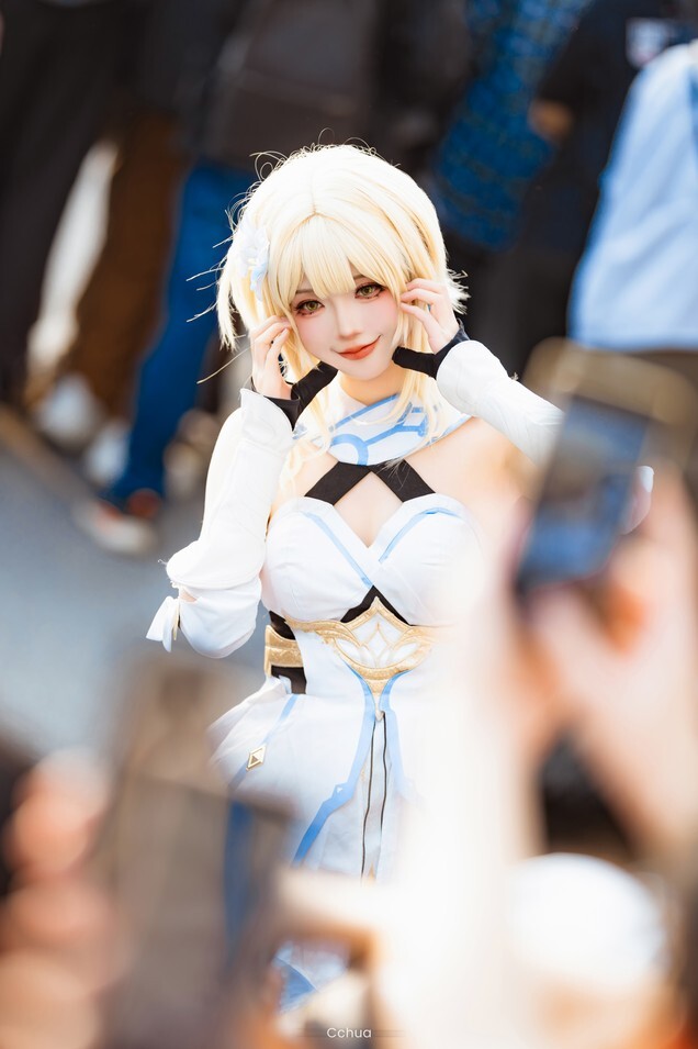 丝言-Rainie - 萤火虫动漫游戏嘉年华 荧妹 [18P-256MB]