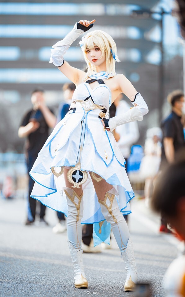 丝言-Rainie - 萤火虫动漫游戏嘉年华 荧妹 [18P-256MB]