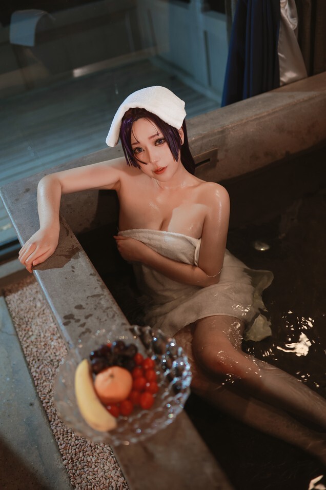 小容仔咕咕咕w - 源赖光写真本 赠送电子图 [50P-422MB]