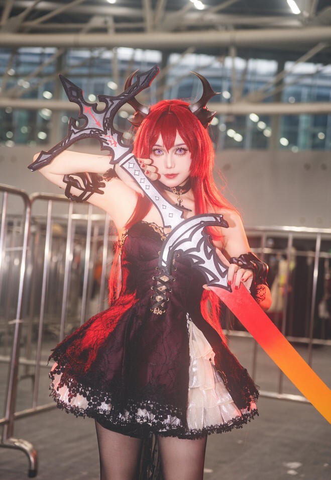 三大吉 - 明日方舟 史尔特尔 [16P-304MB]