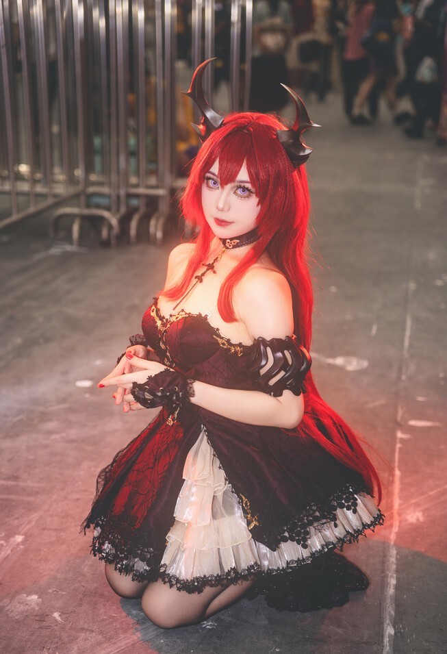 三大吉 - 明日方舟 史尔特尔 [16P-304MB]