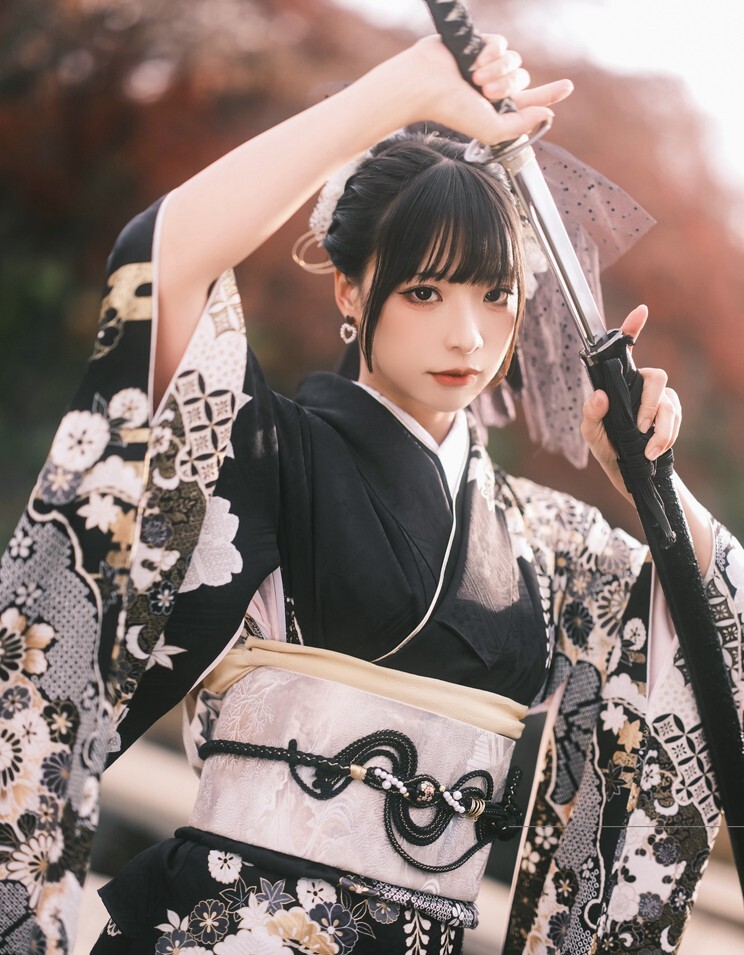 贤儿sherry – 黑道千金 [12P-254MB]