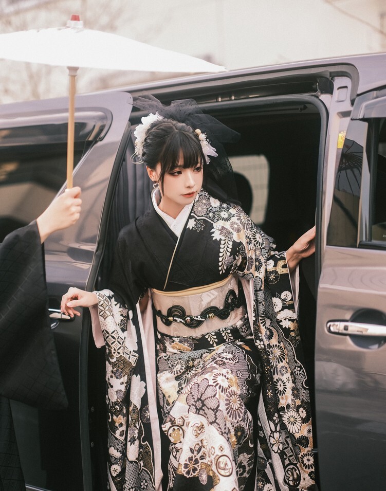 贤儿sherry - 黑道千金 [12P-254MB]