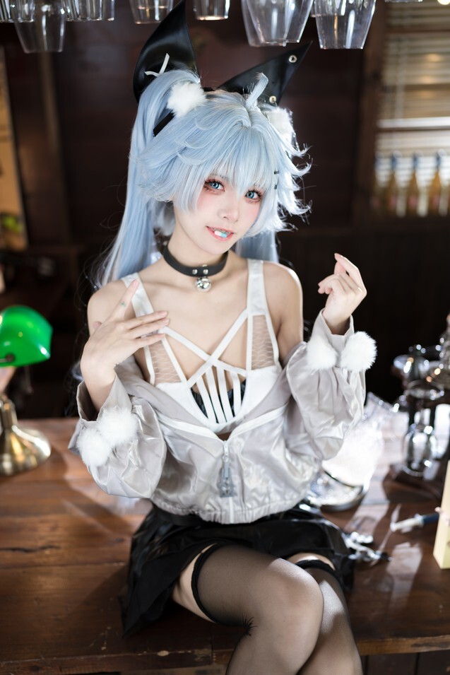 九柒喵 - 少女前线 芙洛伦 药心 [29P-397MB]