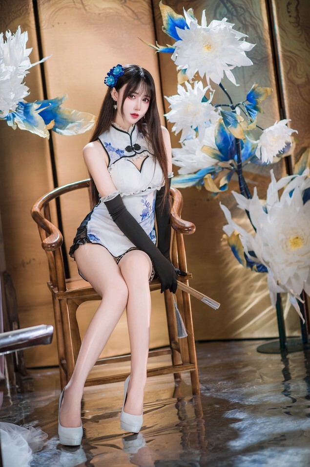 羽生三未 - 瓶儿 青花瓷旗袍 [25P-307MB]