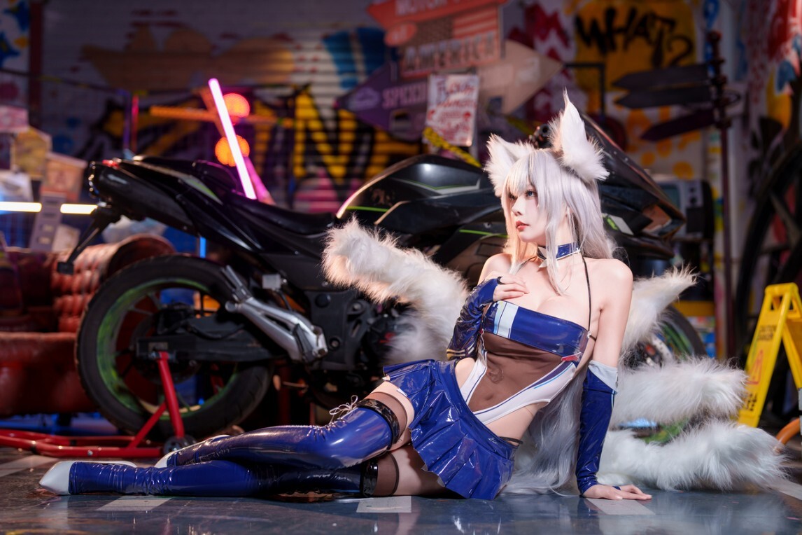 香草喵露露 - 2025年01月舰长 信浓赛车 [12P1V-1.15GB]