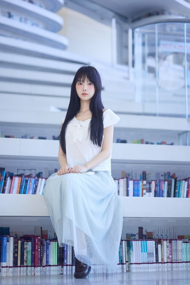 Shika小鹿鹿 - 图书馆 [16P-294MB]