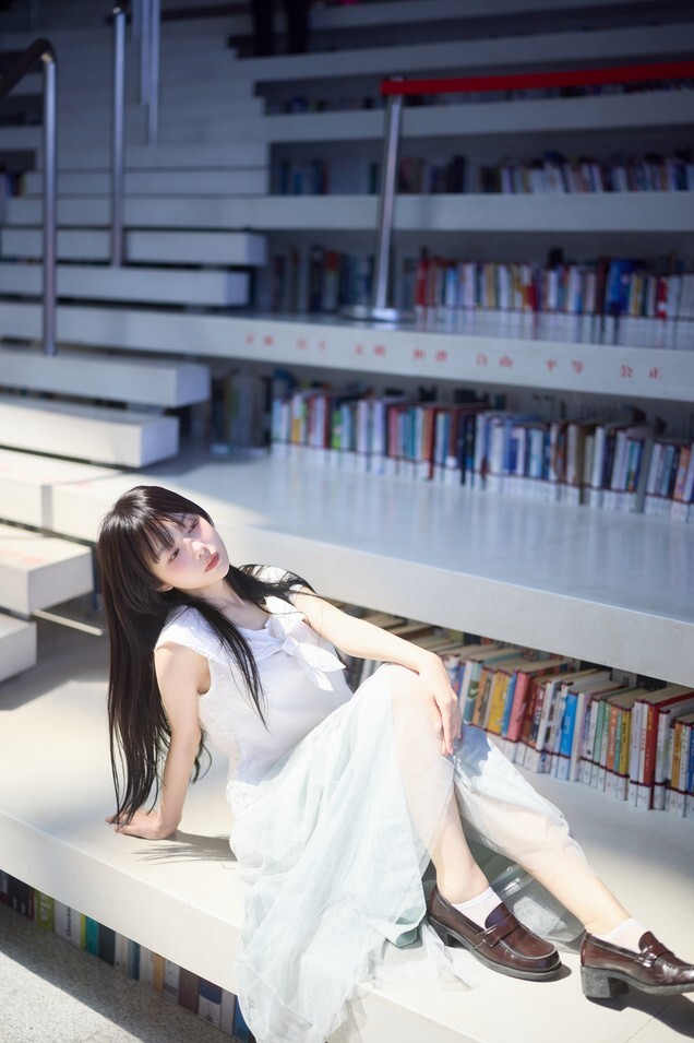 Shika小鹿鹿 - 图书馆 [16P-294MB]