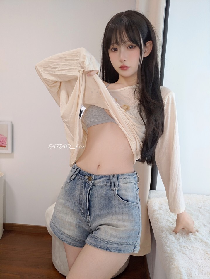 迷之呆梨 - 2025-08月fantia会员订阅合集 (全6期) [127P1V-451MB]