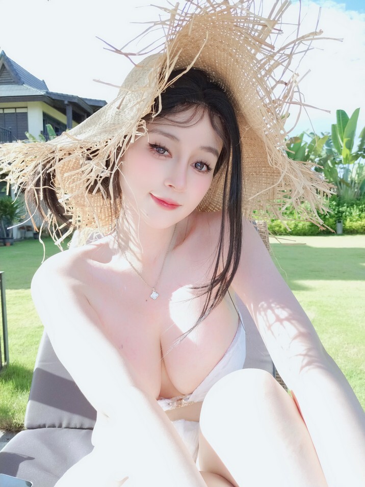 白银81 – Fantia 2025年01月会员合集 (17套) [107P8V-1.22GB]