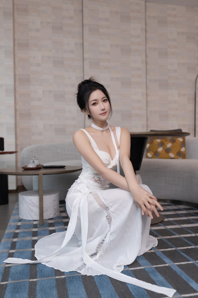 鱼子酱Fish - 白裙 [120P-813MB]