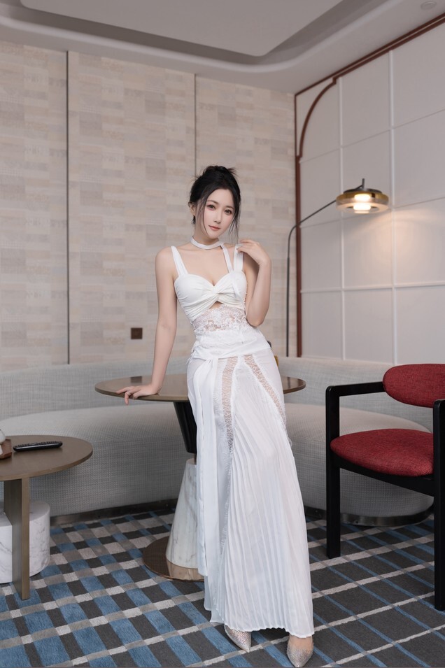 鱼子酱Fish - 白裙 [120P-813MB]