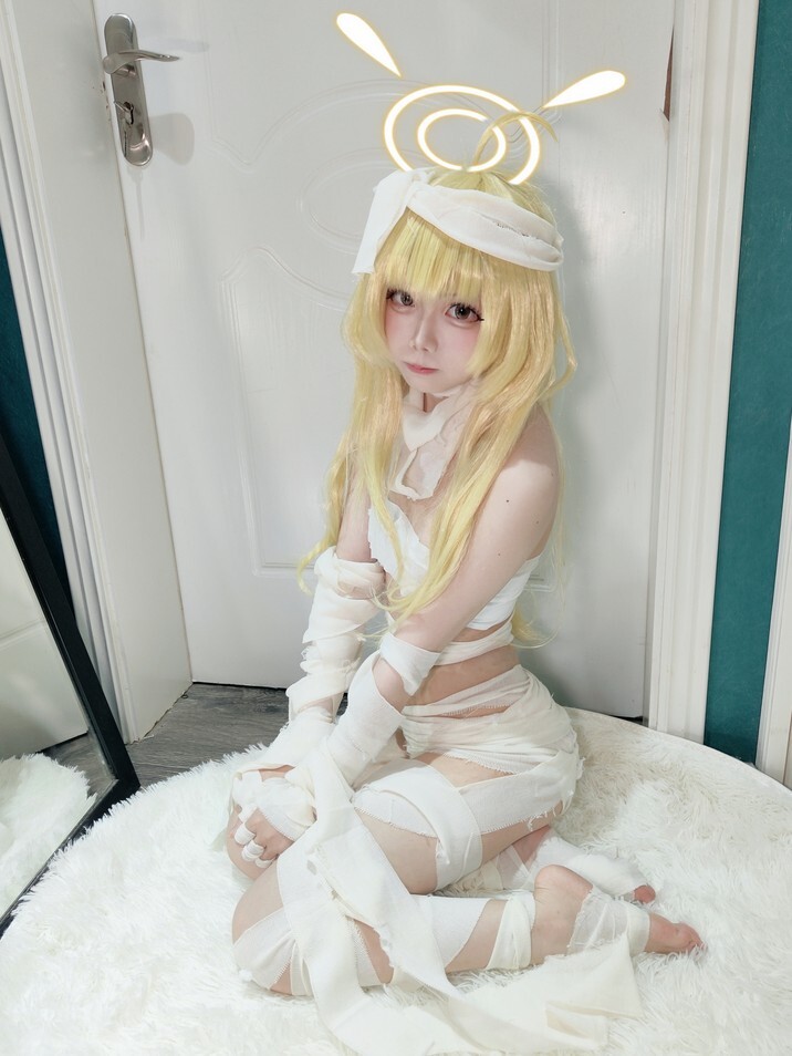 御子miko - 万圣节 [59P1V-146MB]