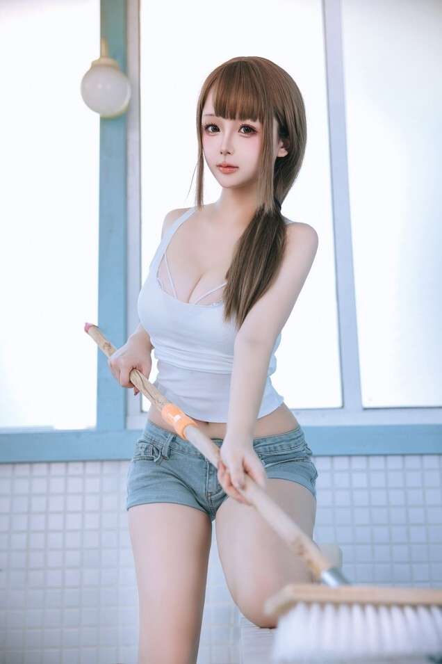 日奈娇 (樱井小莜) - 男浴室保洁员 [175P5V-1.16GB]