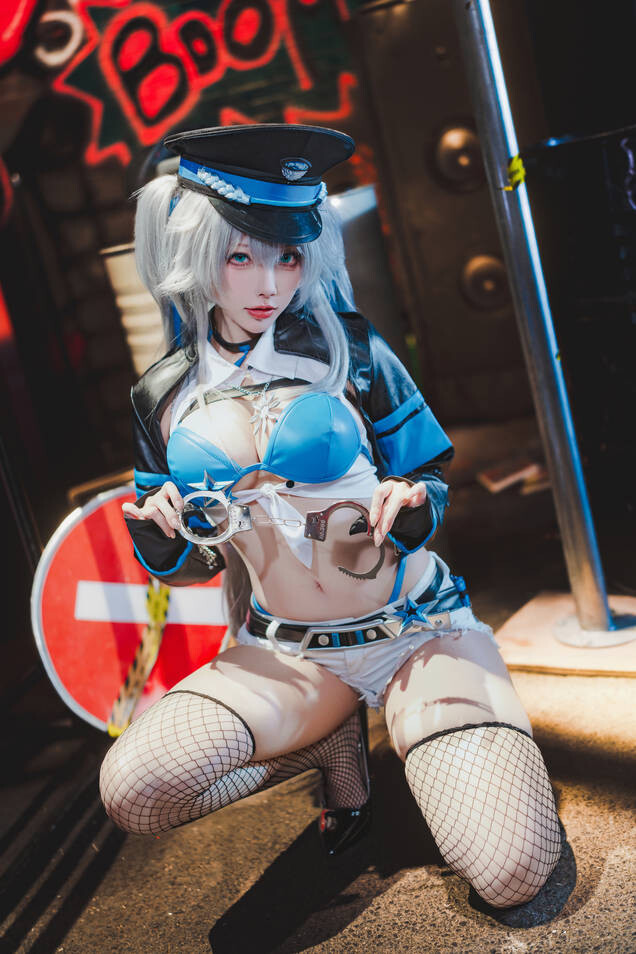 宮本桜 - 交错战线 刃齿女警 [22P-380MB]