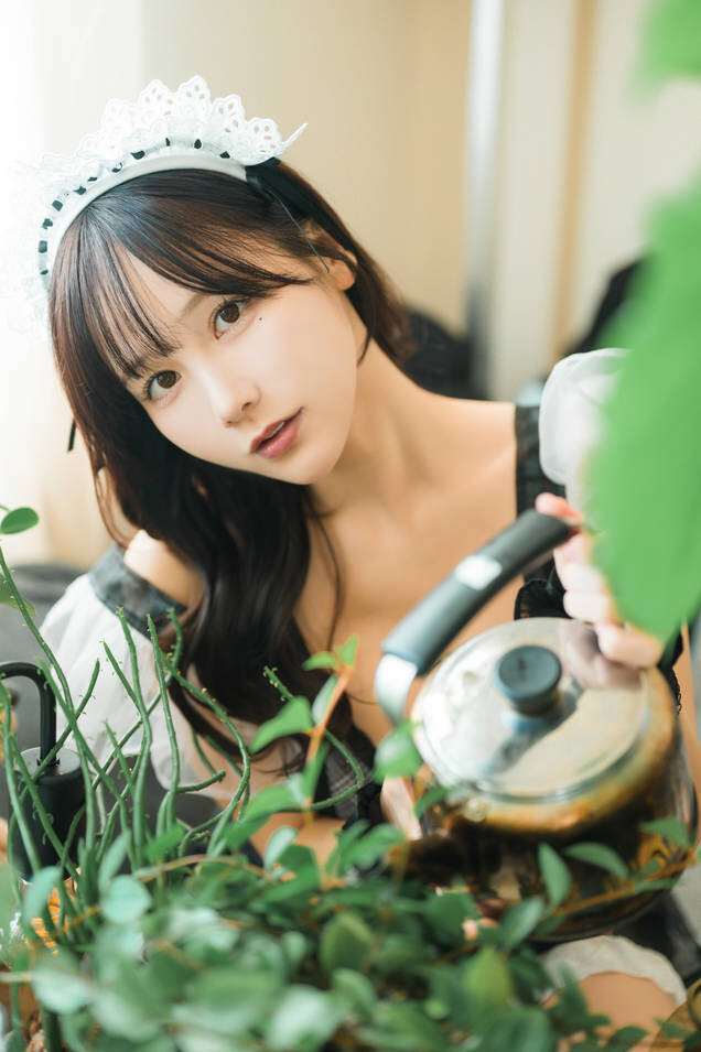 けん研🧪 (けんけん) – DL写真集 推し型メイドロイドとしたいこと [138P-823MB]