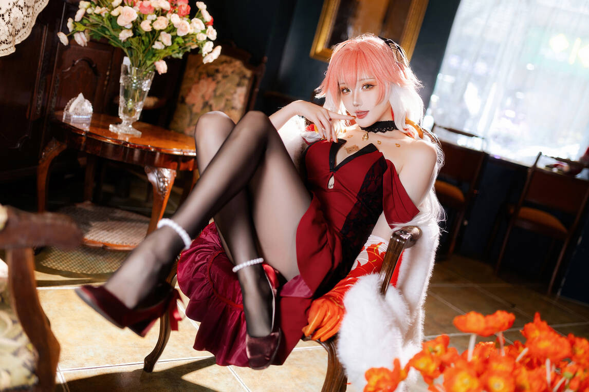 瓜希酱 – 鸣潮 长离必胜客 [18P-74.7MB]