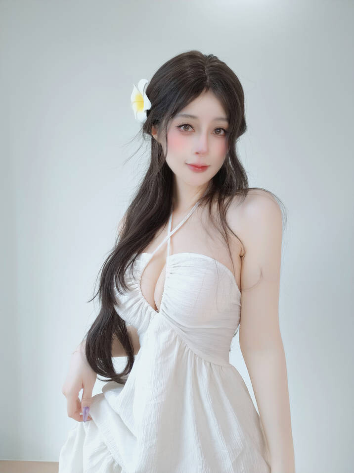 白银81 – Fantia 2025年09月会员合集(15套) [96P6V-1.44GB]