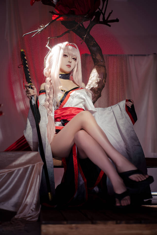 矢量鱼 – NIKKE 胜利女神 暗莲 [30P-322MB]