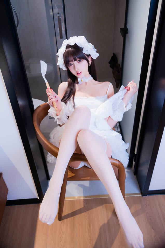 过期米线线喵 – 厨娘女仆 [21P-228MB]